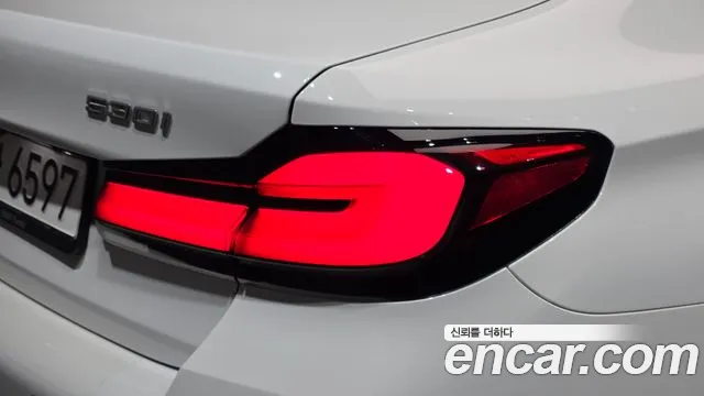 BMW 5-Series — Фото автомобиля 22