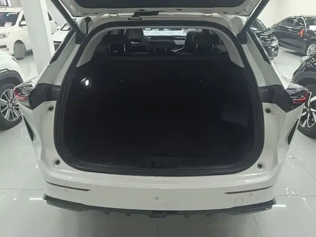 Changan Z6 — Фото автомобиля 18