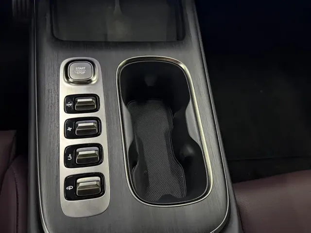 Xiaomi SU7 — Фото автомобиля 7