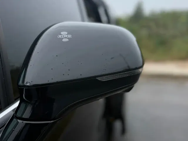 Denza Denza D9 2024 DM-i 980 AWD Flagship — Фото автомобиля 18