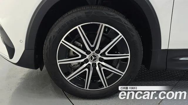 Mercedes-Benz EQB — Фото автомобиля 5