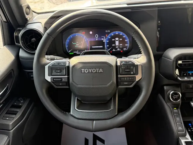 Toyota Prado — Фото автомобиля 14