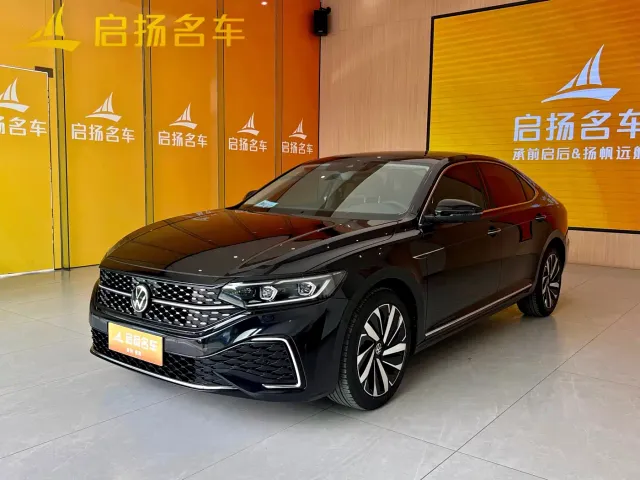Фотография автомобиля — Volkswagen Passat
