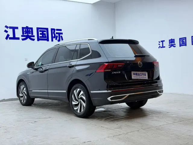 Volkswagen Tiguan L — Фото автомобиля 21