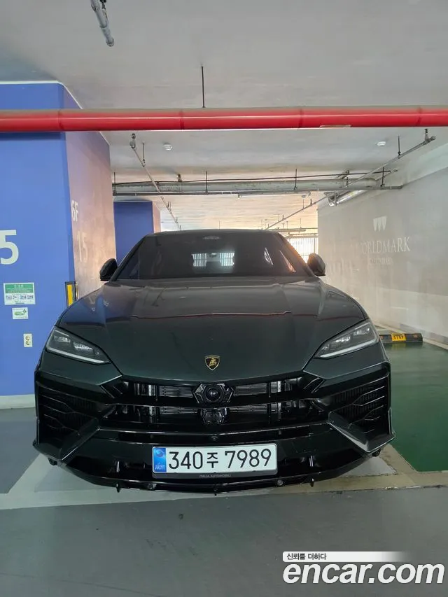 Lamborghini Urus — Фото автомобиля 3
