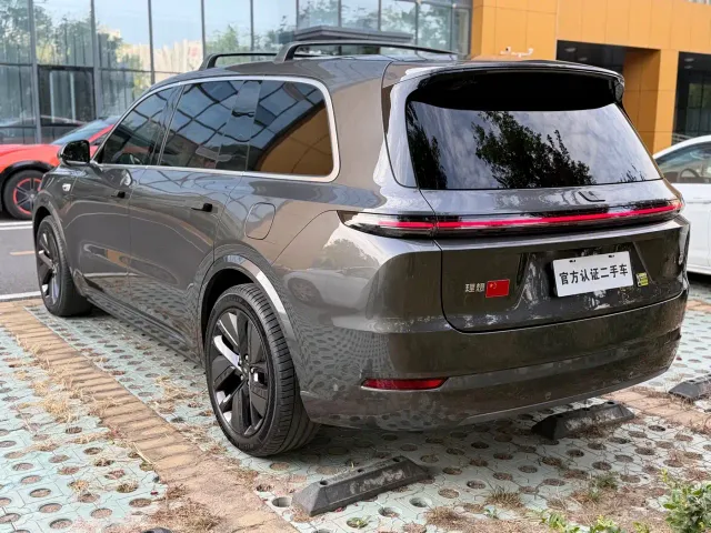 Li Auto L9 — Фото автомобиля 6