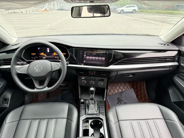 Volkswagen Passat — Фото автомобиля 10
