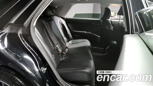 Hyundai Grandeur Grandeur (GN7) 2.5 Бензин 2WD — Фото автомобиля 12