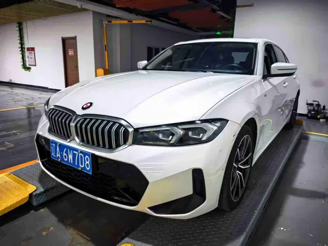 Фотография автомобиля — BMW 3 Series