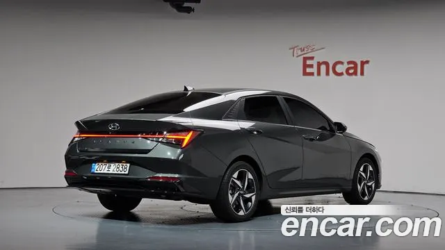Hyundai Avante CN7 — Фото автомобиля 2