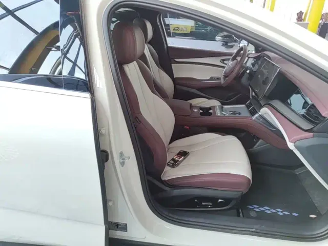 BYD Seal 07 DM-i — Фото автомобиля 24