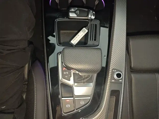 Audi A4L — Фото автомобиля 13
