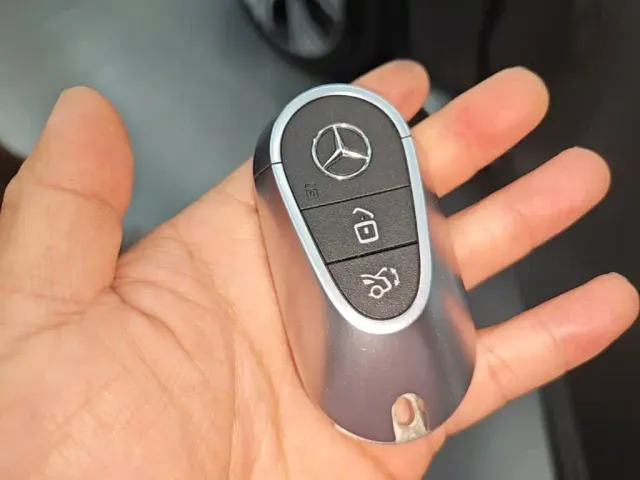 Mercedes-Benz EQE SUV — Фото автомобиля 8