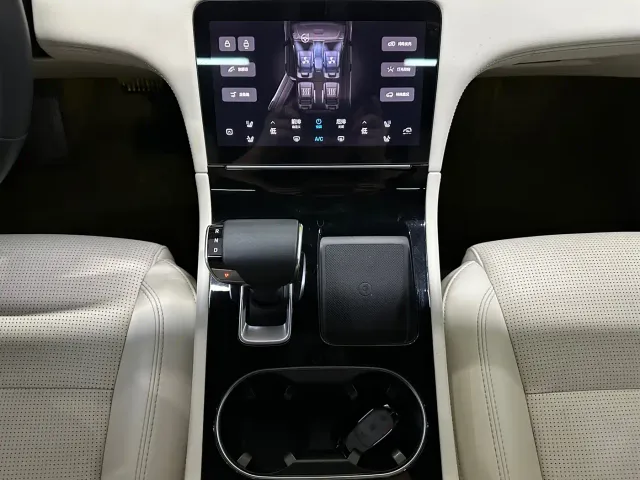 Li Auto ONE — Фото автомобиля 12