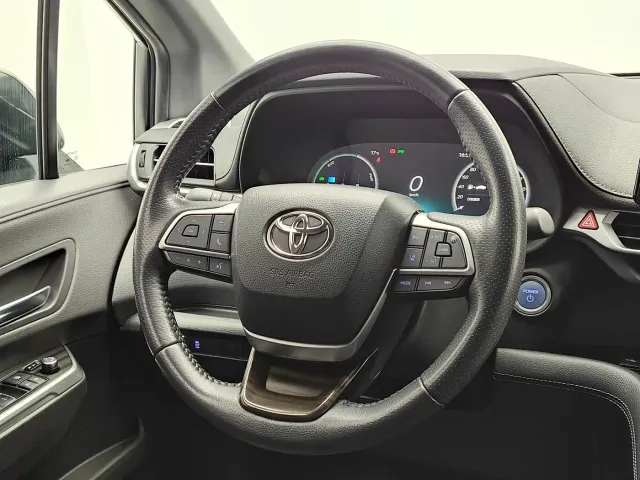 Toyota Sienna — Фото автомобиля 19