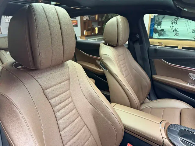 Mercedes-Benz E-Class — Фото автомобиля 19