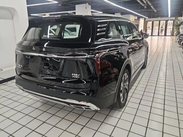 Hongqi HS7 PHEV — Фото автомобиля 3