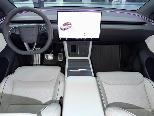 Tesla Model Y L — Фото автомобиля 13