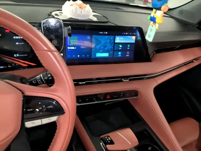 Changan CS75 Plus — Фото автомобиля 12