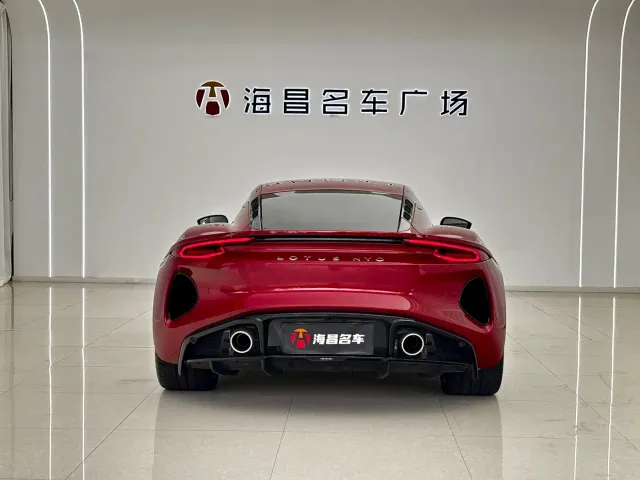Lotus Emira — Фото автомобиля 15