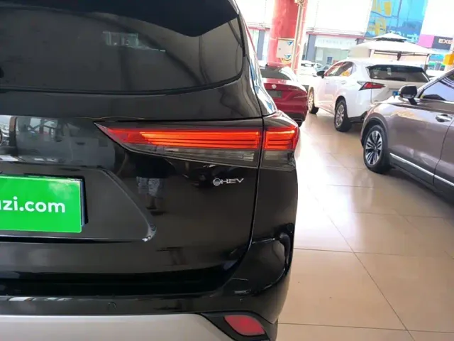Toyota Highlander — Фото автомобиля 7