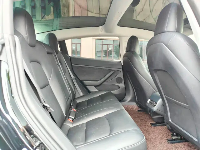 Tesla Model 3 — Фото автомобиля 7