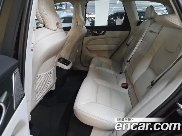 Volvo XC60 Generation 2 — Фото автомобиля 9