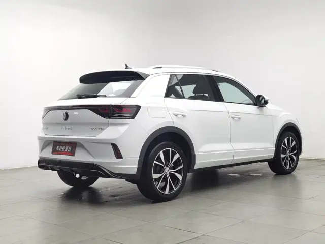Volkswagen T-Roc — Фото автомобиля 2