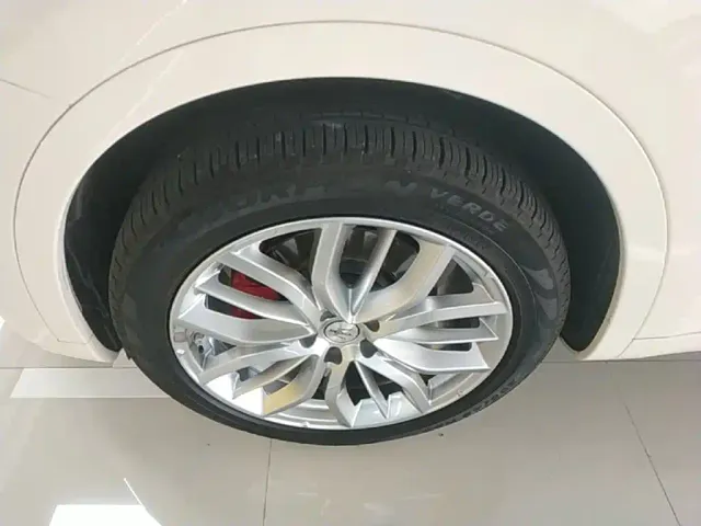 Maserati Levante — Фото автомобиля 22
