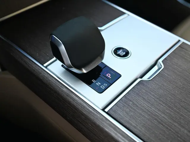 Land Rover Range Rover — Фото автомобиля 11