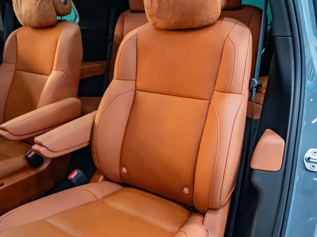 Li Auto L8 — Фото автомобиля 11