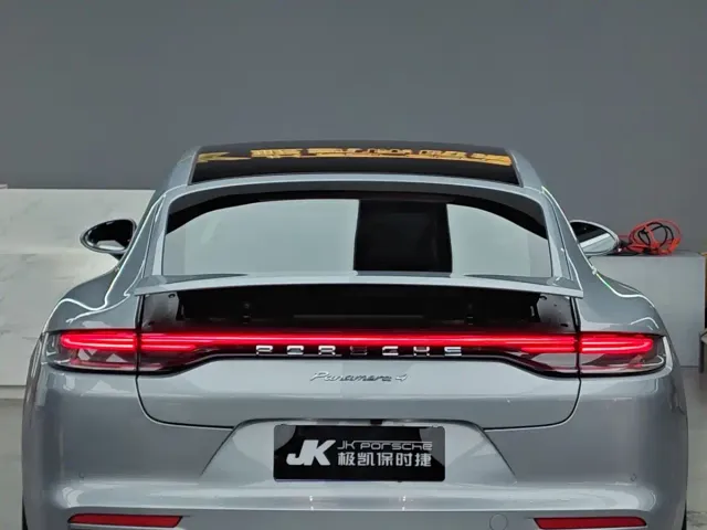 Porsche Panamera — Фото автомобиля 12