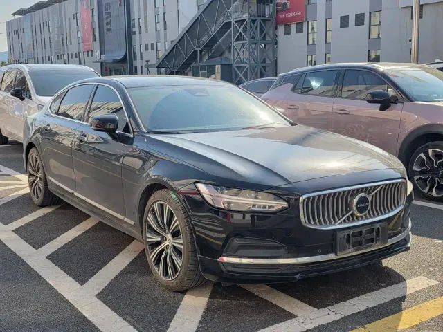 Volvo S90 — Фото автомобиля 3