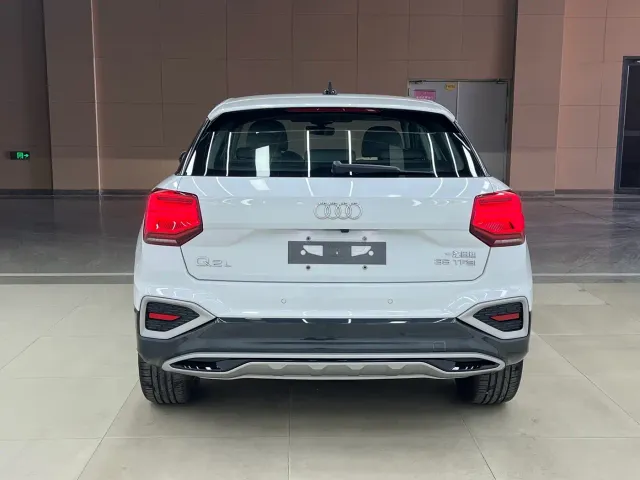 Audi Q2L — Фото автомобиля 5