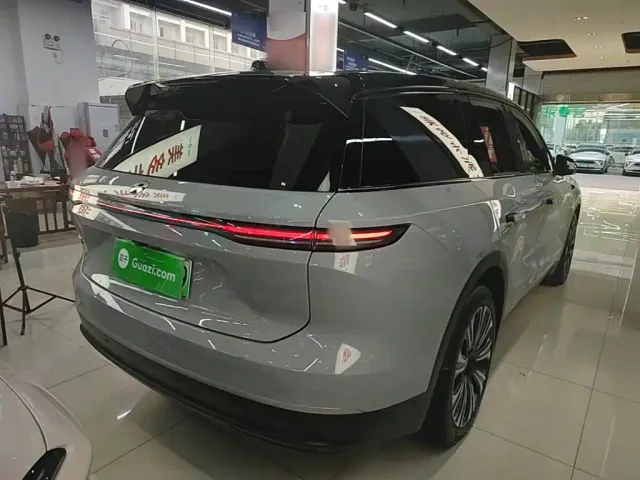 Nio ES8 — Фото автомобиля 6