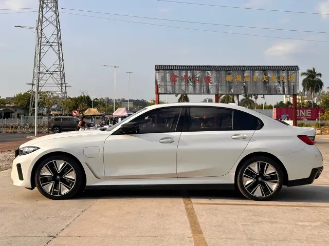 BMW i3 — Фото автомобиля 8