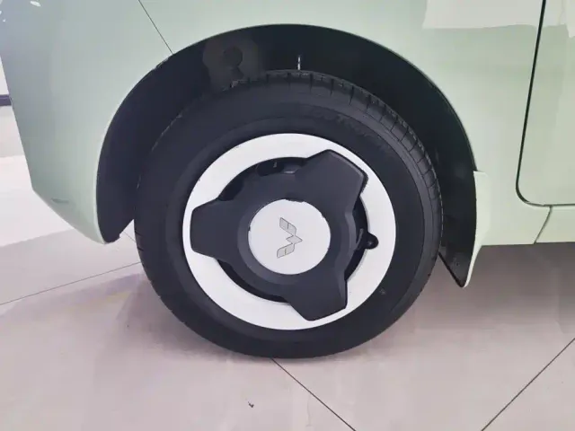 Wuling Hongguang Mini EV — Фото автомобиля 6