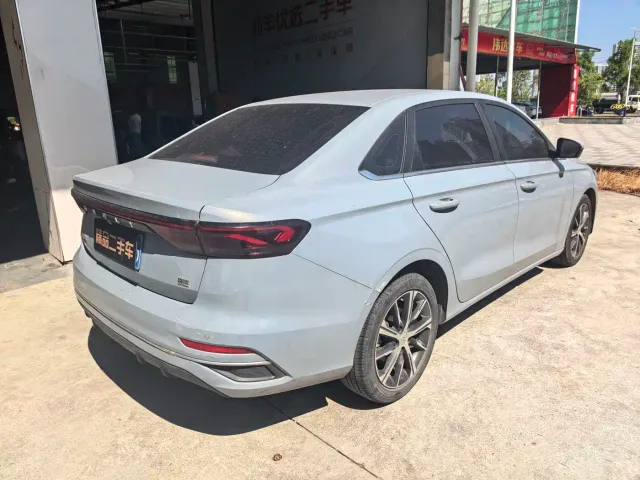 Geely Emgrand — Фото автомобиля 11