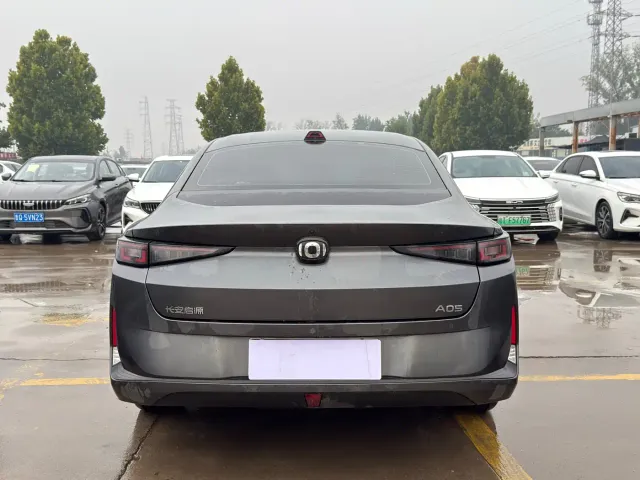 Changan Qiyuan A05 — Фото автомобиля 8