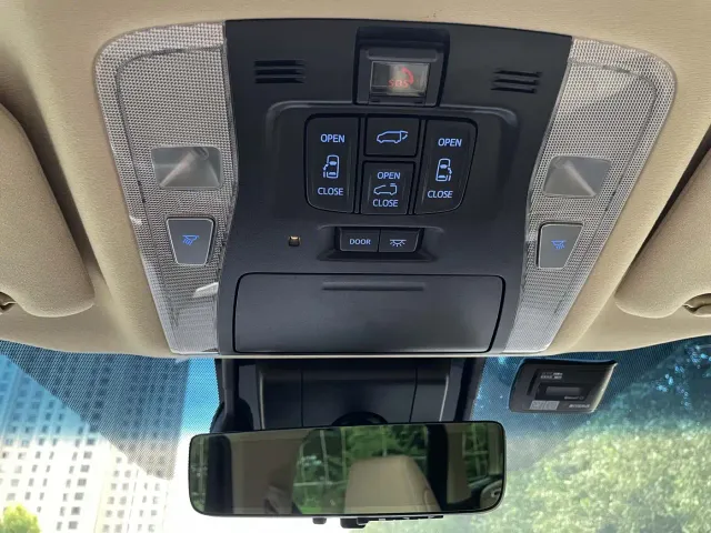 Toyota Vellfire — Фото автомобиля 14