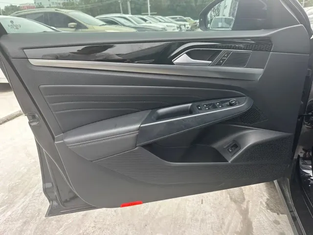 Volkswagen Passat — Фото автомобиля 13