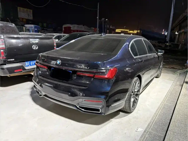BMW 7 Series — Фото автомобиля 9