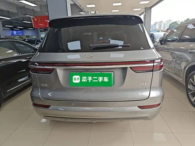 Li Auto ONE — Фото автомобиля 5
