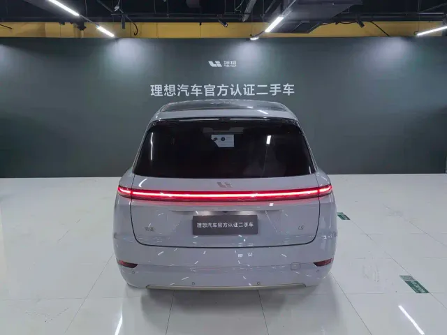 Li Auto L9 — Фото автомобиля 4