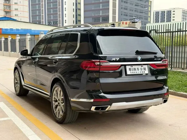 BMW X7 — Фото автомобиля 7