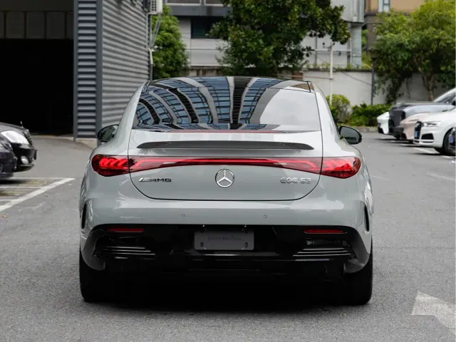 Mercedes-Benz EQE AMG — Фото автомобиля 4