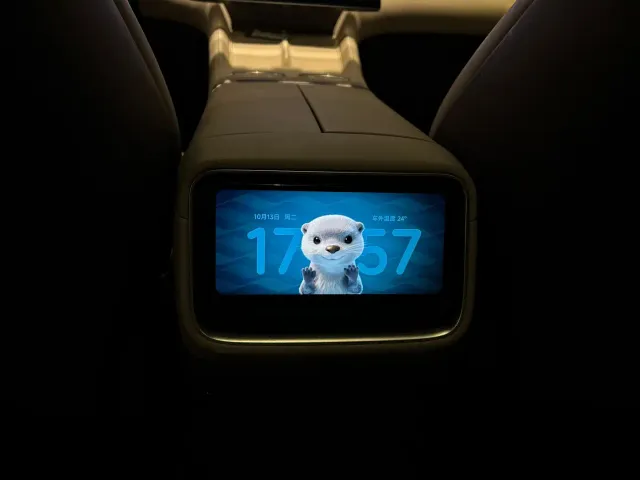 Xiaomi YU7 — Фото автомобиля 22
