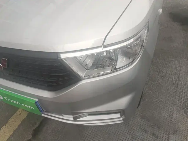 Wuling Hongguang V — Фото автомобиля 23