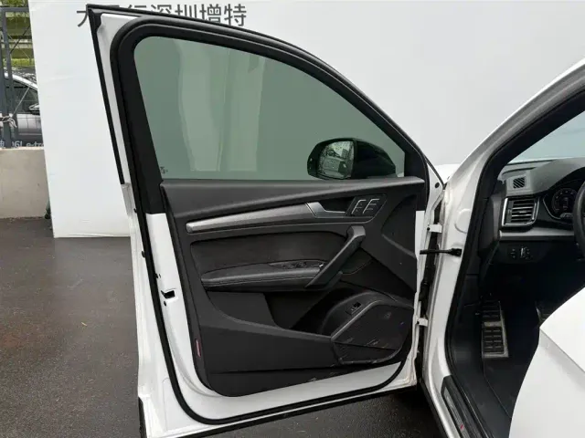 Audi Q5L Sportback — Фото автомобиля 10
