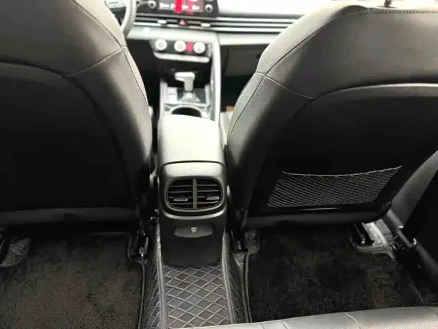 Hyundai Elantra — Фото автомобиля 4